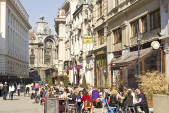 primaria capitalei verifica terasele ilegale din centrul bucurestiului 15 dispozitii de desfiintare au fost deja semnate 69aeb27844f66