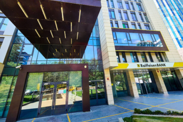 raiffeisen bank pachet extins de beneficii pentru clientii care isi incaseaza veniturile prin banca 69b3d07d07f4e