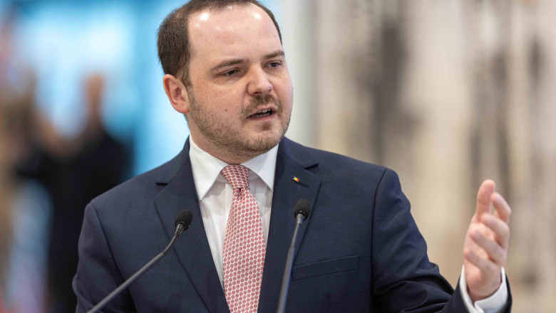 Lipsa fondurilor pentru ambulanțe: Rogobete solicită o rectificare bugetară urgentă pentru a asigura aprovizionarea cu carburant 1 raman fara bani pentru ambulante voi cere rectificare de buget rogobete cere solutii urgente pentru carburanti 69cb478a8fb8b