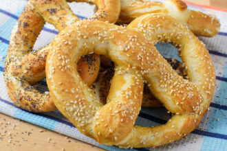 recesiune si in restaurante am trecut pe covrigi si patiserie 80 comandam prin delivery romanii ies tot mai rar studiu 69b57b96549db