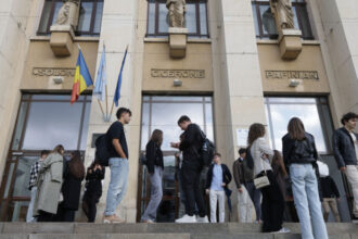 tinerii iesiti din sistemul de protectie sociala care studiaza sau lucreaza vor primi indemnizatie lunara pana la 26 de ani 69b1682757a7e