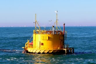 un remorcher s a scufundat in largul portului midia la bord ar fi fost 5 oameni 69ba616e214d9