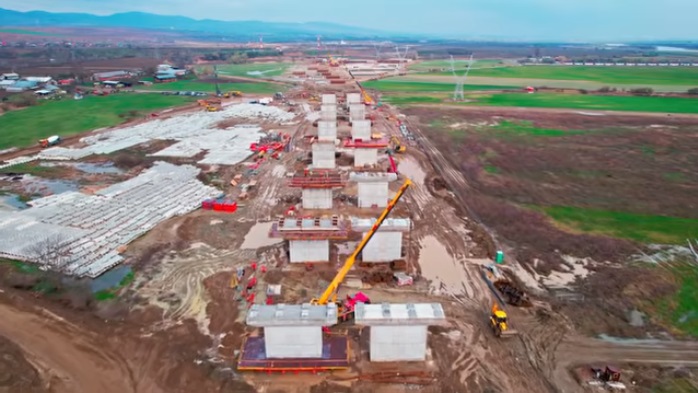 Provocarea finală pentru autostrada A7 Focșani – Bacău: Umbrărescu construiește un viaduct impresionant peste mlaștină 1 video ultima mare reduta de cucerit pentru autostrada a7 focsani bacau umbrarescu ridica un viaduct urias peste mlastina 69cacbc5c77f0