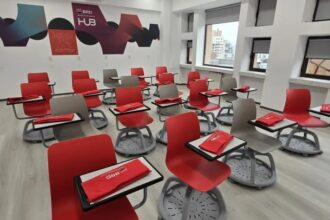 brd si universitatea babes bolyai din cluj napoca au inaugurat un nou brd hub dedicat educatiei 69cffbe4e2e01