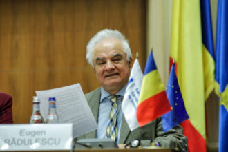 exclusiv consilier bnr aveam nevoie de banii din fondul de rezerva ca sa atenuam criza din golf dar au fost tocati pe nimic 69da1300b789f