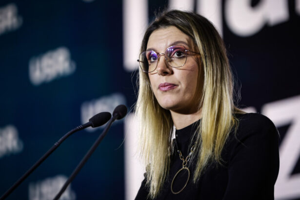 ministrul mediului despre problemele din administratie cand s a incercat implementarea unor strategii cineva a dat un telefon 69e0a380862cf