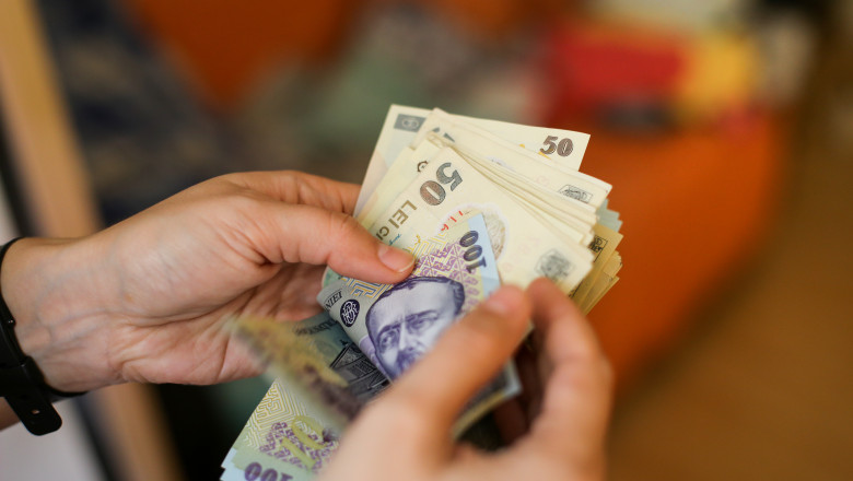 video guvernul discuta azi legea privind cumulul pensie salariu la stat cei care raman angajati pierd 85 din pensie 69f23c2255e0c