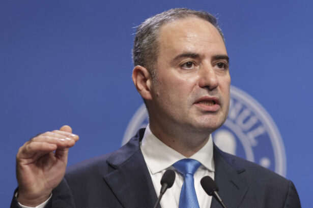 alexandru nazare extinderea obligativitatii ro e factura risca sa devina birocratie suplimentara in unele domenii 6a0c32f93af9c