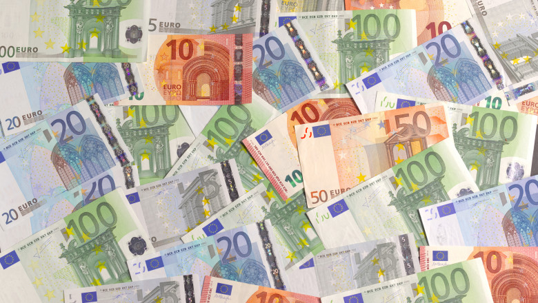 aproape 2 miliarde de euro cash au tranzitat granitele romaniei intre 2024 2025 raport fluxuri repetitive riscuri de spalare de bani 6a05865b0784b