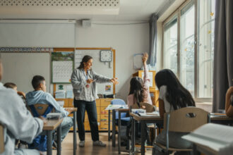 cat va castiga un profesor in 2027 noua lege a salarizarii schimba grila din educatie 6a1589a146441