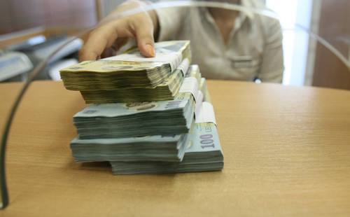 ce se intampla cu leul dupa ce a cazut guvernul bolojan curs valutar 6 mai 2026 69fad4bb27742