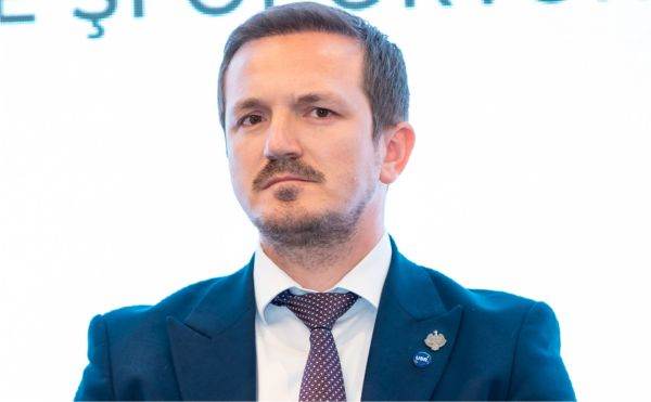 conferinta forumul investitorilor mihai botez camera deputatilor trebuie creata presiune publica pentru ca bursa sa evolueze 6a14b8d404064
