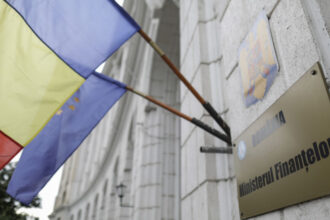 ministerul finantelor dupa reconfirmarea ratingului romaniei si avertismentul asupra retrogradarii trebuie sa fim foarte atenti 6a0832c22162d
