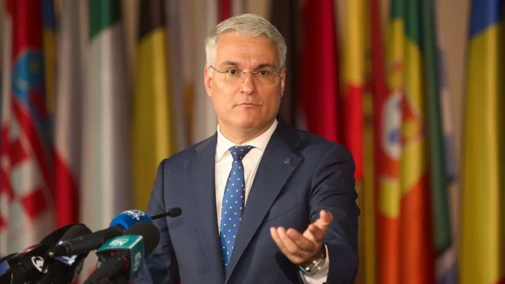 Pîslaru: România a obținut 108 miliarde de euro și a adus o contribuție de 36 de miliarde la bugetul comun european 1 pislaru romania a atras 108 mld euro si a contribuit la bugetul comunitar cu 36 mld euro 6a01f11b3aaa0