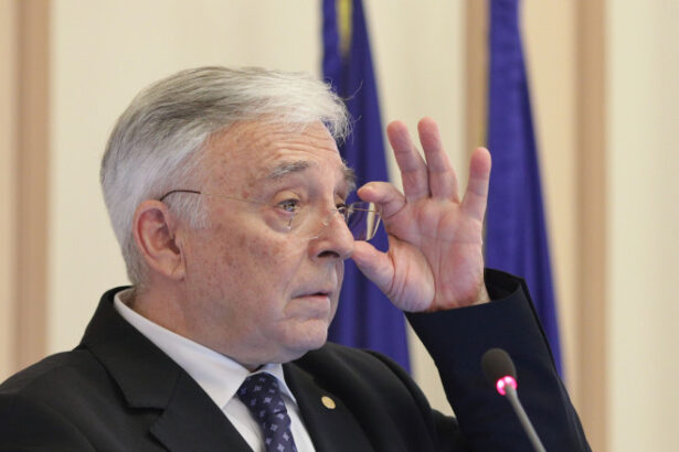 romania lasa leul sa slabeasca politica testeaza din nou regimul de flotare controlata al bancii nationale bloomberg 69faf0c07cbb7