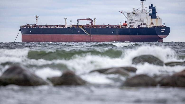 Statele Unite extind excepția de la sancțiunile asupra petrolului rusesc aflat în apele internaționale 1 sua prelungesc derogarea privind sanctiunile pentru petrolul rusesc blocat pe mare 6a0b6bc955eea