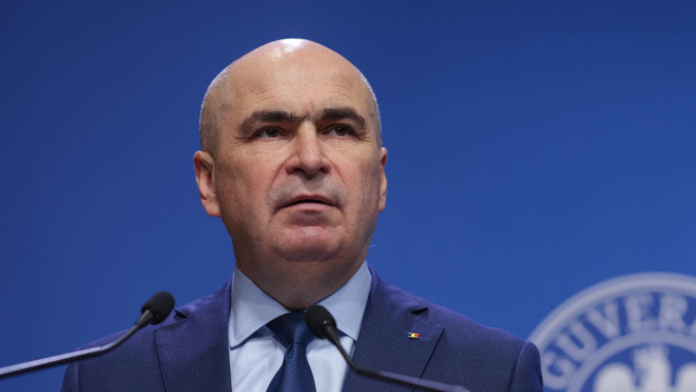 Bolojan: „Am încredințat ministrului Pîslaru să poarte discuții cu Comisia Europeană pentru majorarea treptată a salariilor oficialilor” 1 video bolojan l am mandatat pe ministrul pislaru sa negocieze cu comisia europeana cresterea esalonata a salariilor demnitarilor 6a170a029f151