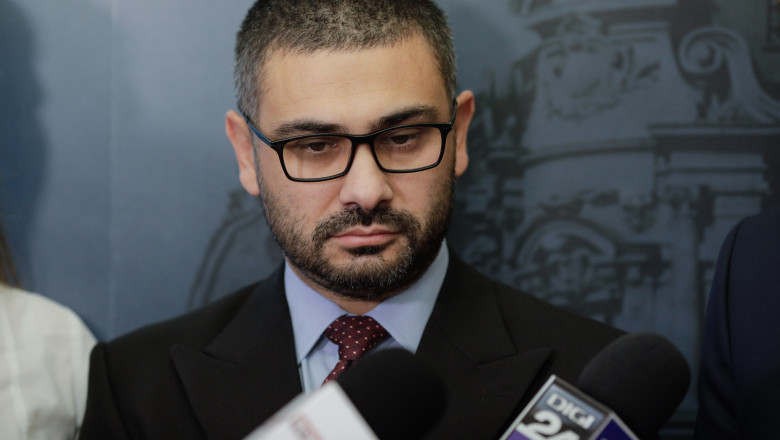 Florin Manole îl acuză pe Dragoș Pîslaru de dezinformare în legătură cu sporul de dirigenție: „Era inclus în planul pe care l-am lăsat” 1 florin manole il acuza pe dragos pislaru ca dezinformeaza in cazul sporului de dirigentie era in proiectul pe care l am lasat 6a1eb865364f3