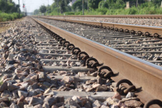 probleme pe calea ferata pantograful rupt al unei locomotive la fetesti a blocat traficul pe linia bucuresti constanta 6a3f5e2f86e9e