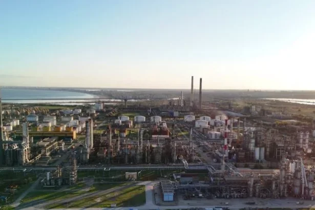 digitalizarea proceselor operationale din petromidia reduceri de peste 25 mln dolari in 2025 6a47aafbbcbda